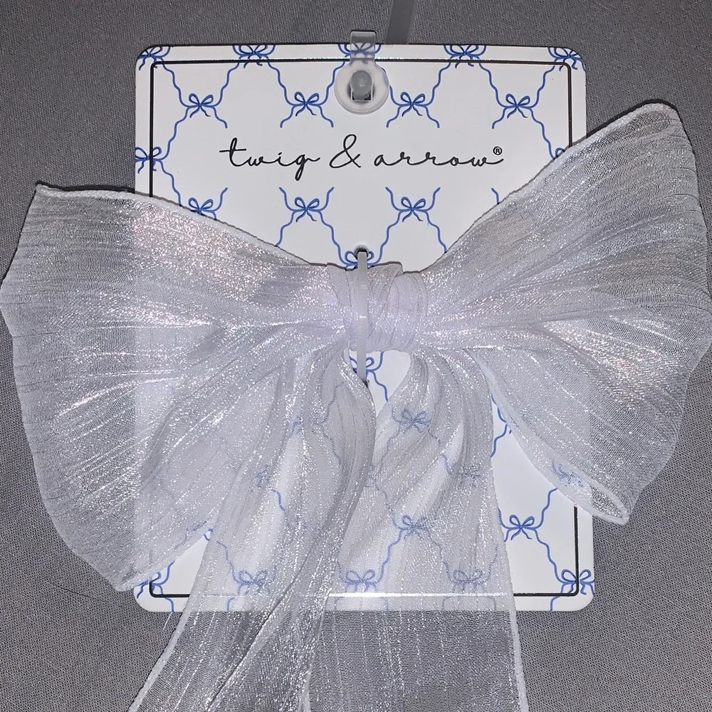 🆕- TWIG & ARROW Shiny White Bow Bridal Hair Clip